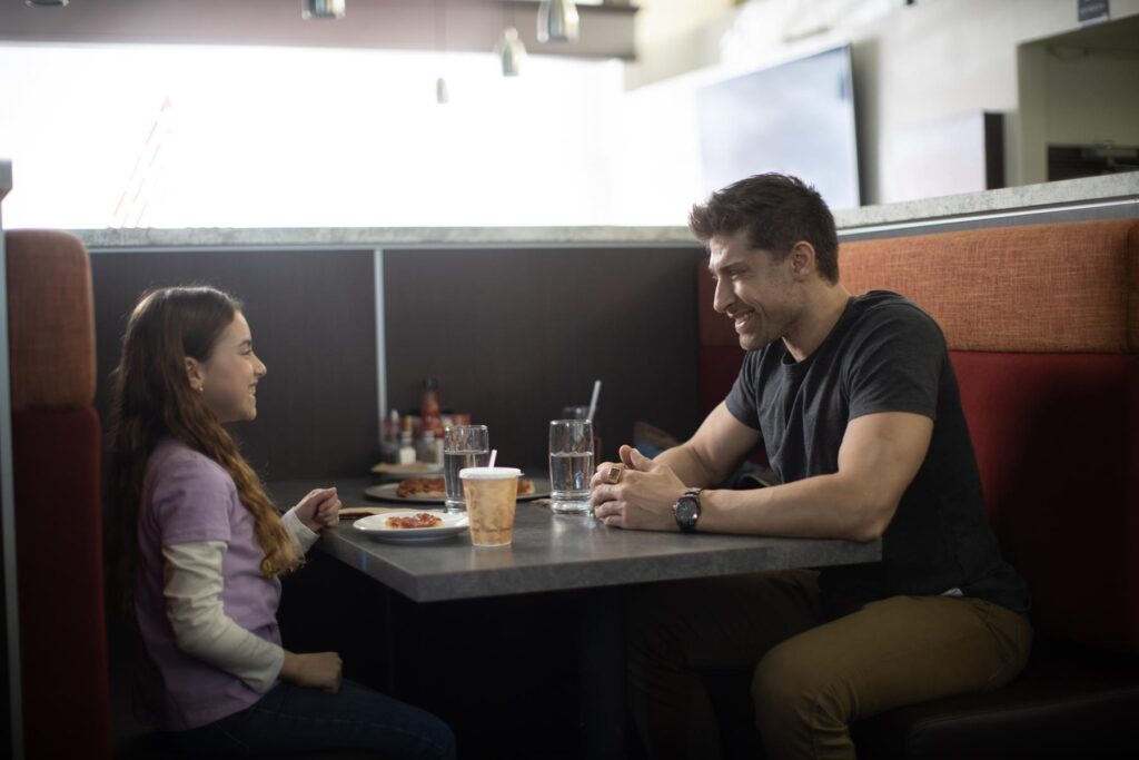 (L-R) Zoe Worn and Alain Moussi in Kevin Grevioux's KING OF KILLERS (Photo Credit: Lionsgate)
