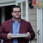 WOLF LIKE ME --Episode 204-- Pictured: Josh Gad as Gary -- (Photo by: Narelle Portanier/Peacock)