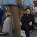 Jack (Luke Kirby)  in ÉTOILE  Photo: PHILIPPE ANTONELLO © AMAZON CONTENT SERVICES LLC