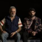 90 MINUTES -- “The “Oldies” Episode 102 -- Pictured: (l-r) Alvaro Guerrero as Don Gil, José Maria De Tavira as Veneno -- (Photo by: Jose Maria Guisiñer/Telemundo)