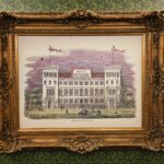 ‘Mystery Hotel Theme’ Set Plates of the Big Brother House for season 27 of the CBS Original Series BIG BROTHER, scheduled to air on the CBS Television Network.  Pictured: Venom Lounge & Poison Bar: Upstairs, snakes slither across the wallpaper in a moody lounge featuring a “Poison Bar,” (don’t worry, there is no actual poison) a velvet daybed, and ravens stealing party lights. Photo: Matthew Taplinger ©2025 CBS Broadcasting, Inc. All Rights Reserved.