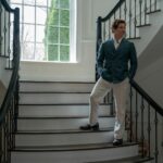 120325_Your_Friends_and_Neighbors_Season_tow_First_Look_Big_Image_03