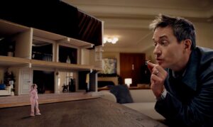 THE MINIATURE WIFE -- -- Pictured: (l-r) Elizabeth Banks as Lindy, Matthew Macfadyen as Les -- (Photo by: Peacock)