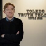 THE PAPER -- Episode 101 -- Pictured: Domhnall Gleeson as Ned -- (Photo by: Aaron Epstein/PEACOCK)