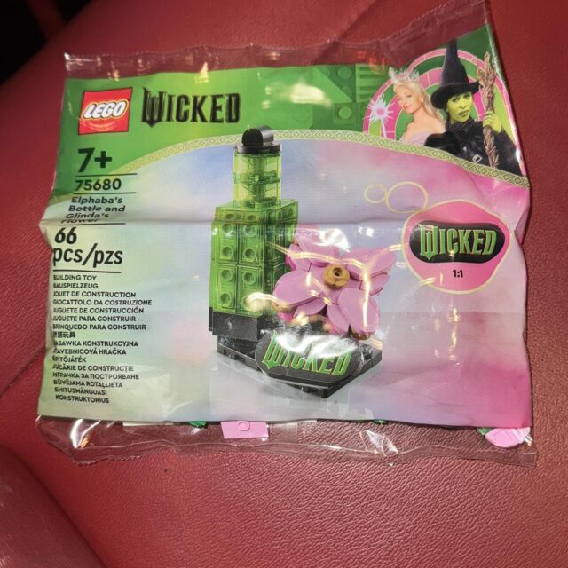 Got a free LEGO set at this 3D Early Access screening of Wicked #Wicked #WickedMovie #LEGO #AMC